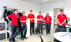 Am 1. März war SEV-GATA beim Personal von Swiss Technik am Flughafen Zürich präsent – hier zum Beispiel in der Lernwerkstatt im T14. Zur Sprache kamen an dem Tag auch die Arbeitszeitthemen.